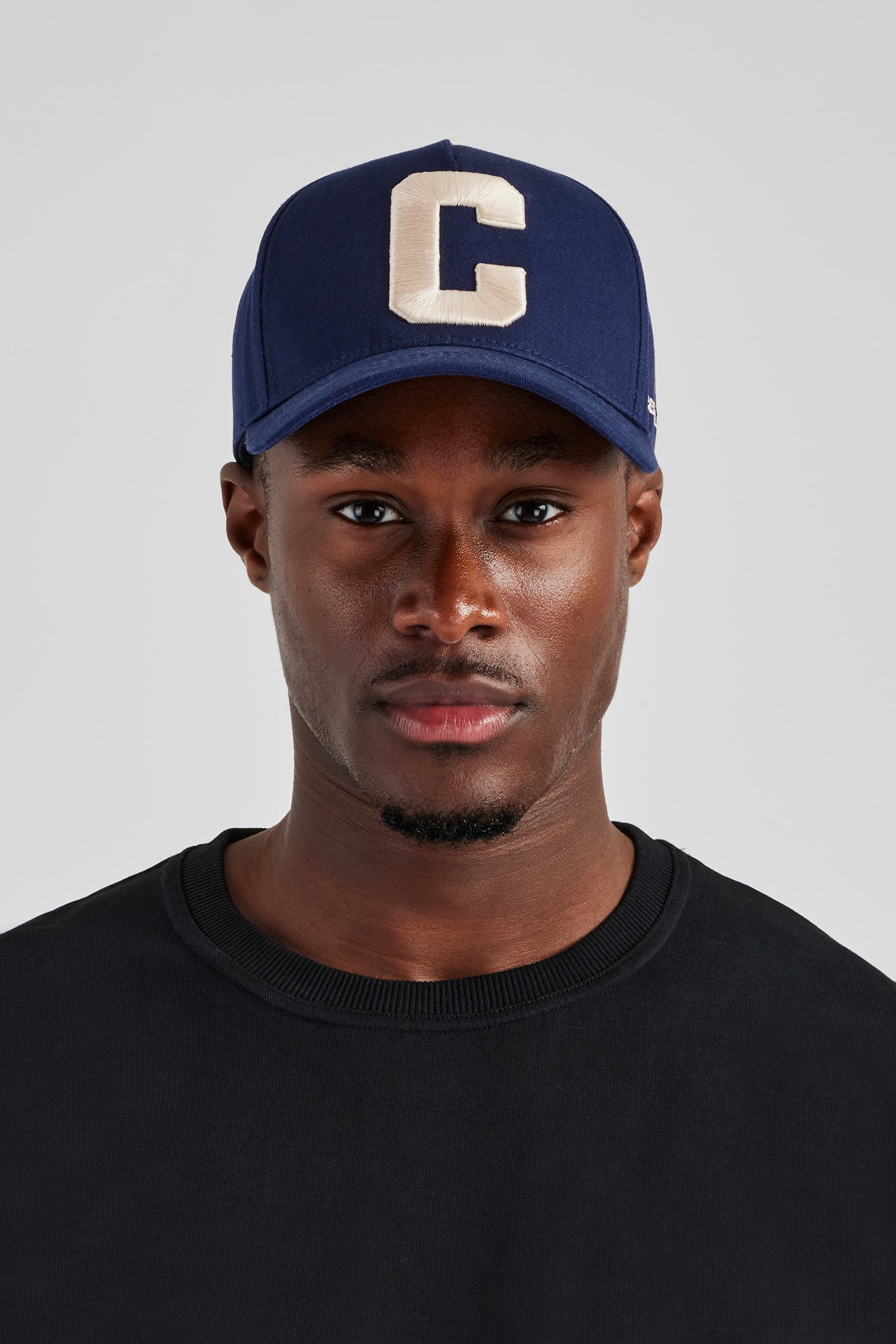 C Off White Bestickte Mütze - Marineblau